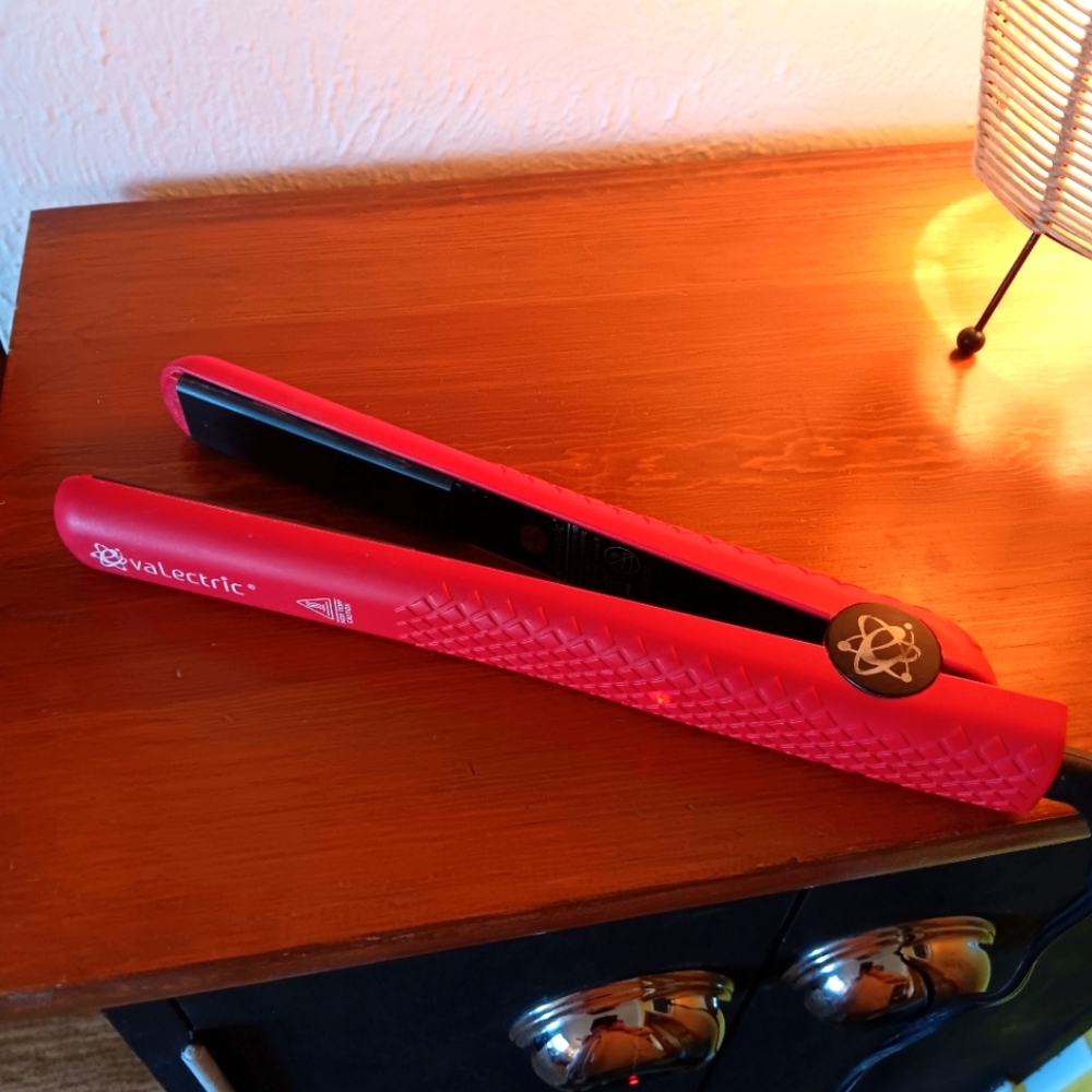 Valectric Red Hair Straightener Styler